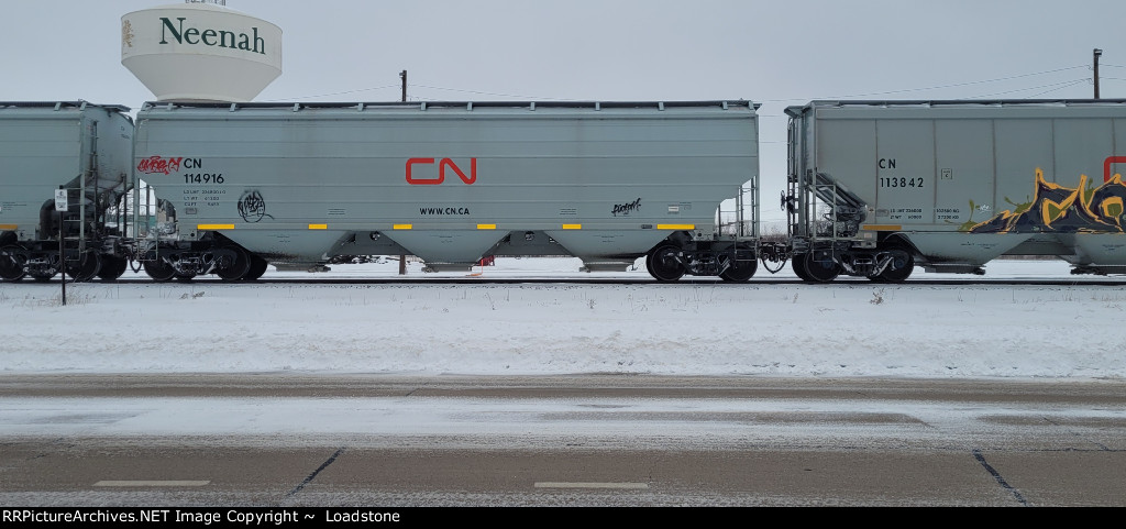 CN 114916